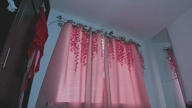 lanastone86 online show from 11.26.25