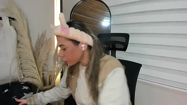 Rachell criss online show from 10.26.25