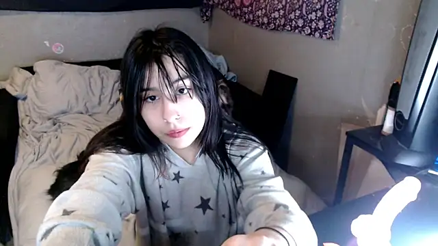 London Ray online show from 12.14.25