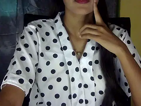 zara Khan0 online show from 11.09.25