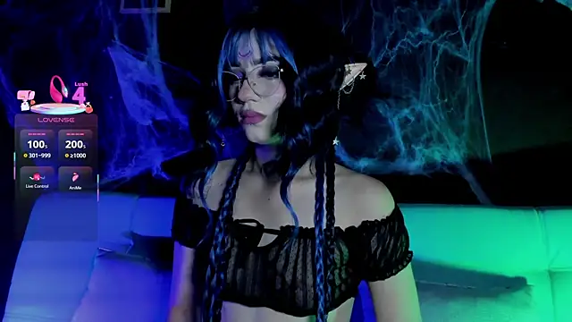 madiixwatson online show from 10.22.25