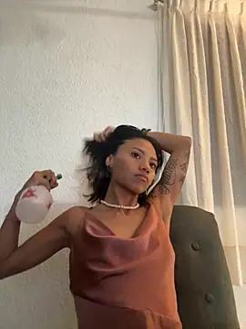 Nia Desire online show from 09.18.25