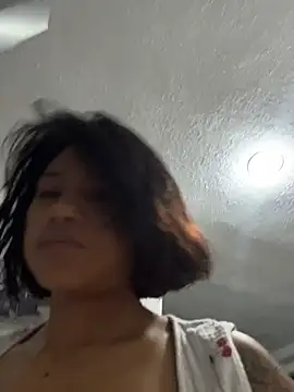 Nia Desire online show from 05.15.26