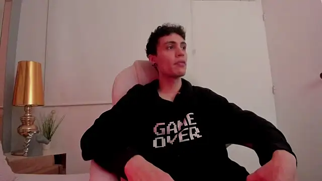 Snapshot of dark_sun302 chatting on 10.20.25 dark sun302 online show from 10.20.25