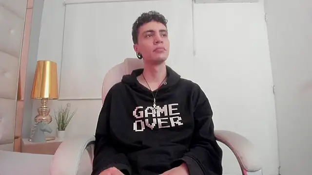 Snapshot of dark_sun302 chatting on 11.21.25 dark sun302 online show from 11.21.25