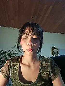 Snapshot of dolliette24 chatting on 06.18.26 dolliette24 online show from 06.18.26