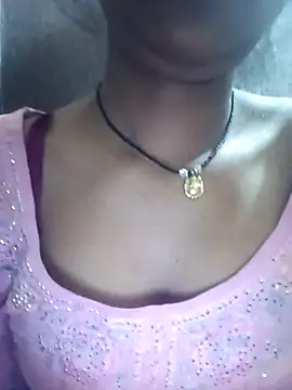 Snapshot of Reeta-rani chatting on 11.18.25 Reeta-rani online show from 11.18.25