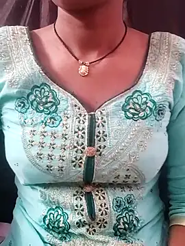 Snapshot of Reeta-rani chatting on 11.20.25 Reeta-rani online show from 11.20.25