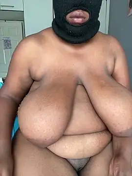 curvywithbigtitties online show from 04.23.26