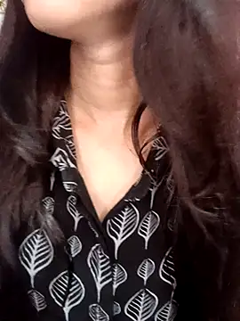 Snapshot of Queen_Pooja7 chatting on 09.11.25 Queen Pooja7 online show from 09.11.25