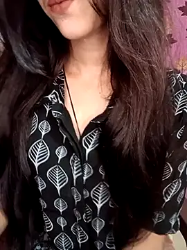 Snapshot of Queen_Pooja7 chatting on 09.17.25 Queen Pooja7 online show from 09.17.25