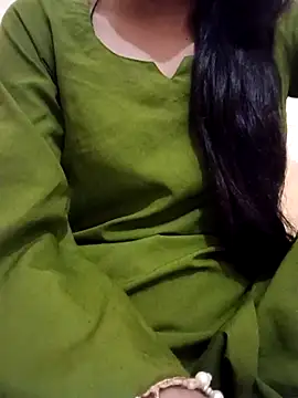 Snapshot of Queen_Pooja7 chatting on 09.26.25 Queen Pooja7 online show from 09.26.25