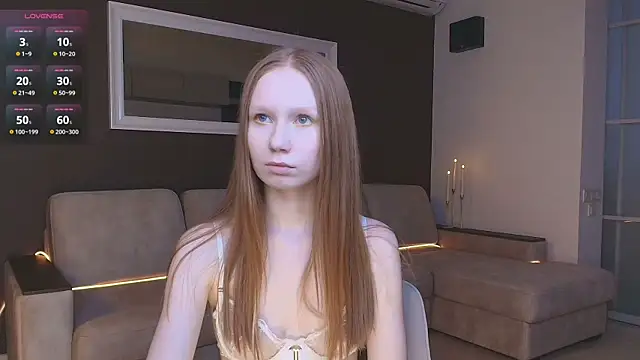 Snapshot of FoxyMira chatting on 03.27.26 FoxyMira online show from 03.27.26