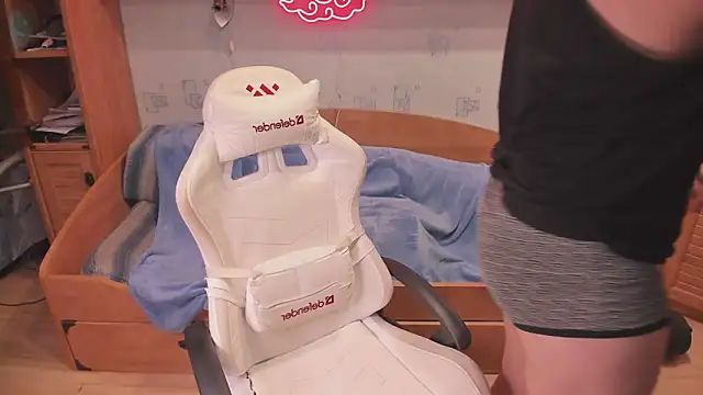 Snapshot of Dexter_Bennett chatting on 03.18.26 Dexter Bennett online show from 03.18.26