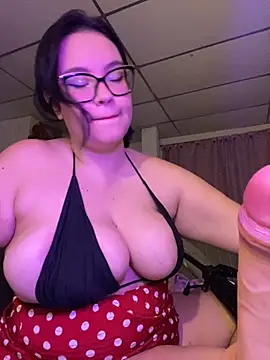 Emily Taylor2 online show from 10.02.25