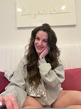 heyitsmadig online show from 04.06.26