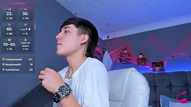 Snapshot of Ares_di_martin chatting on 10.22.25 Ares di martin online show from 10.22.25