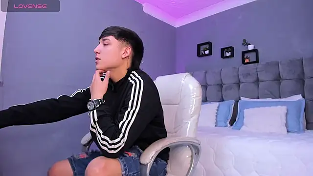 Snapshot of Ares_di_martin chatting on 11.08.25 Ares di martin online show from 11.08.25