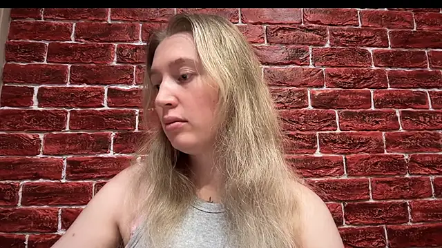 Snapshot of CitrusBlissss chatting on 10.23.25 CitrusBlissss online show from 10.23.25