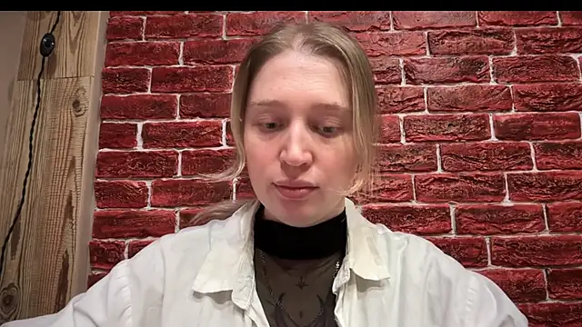 Snapshot of CitrusBlissss chatting on 10.27.25 CitrusBlissss online show from 10.27.25