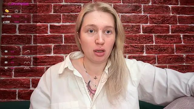 Snapshot of CitrusBlissss chatting on 11.14.25 CitrusBlissss online show from 11.14.25