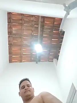 Snapshot of reguetones92 chatting on 11.13.25 reguetones92 online show from 11.13.25