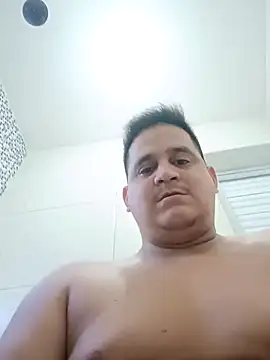 Snapshot of reguetones92 chatting on 11.16.25 reguetones92 online show from 11.16.25