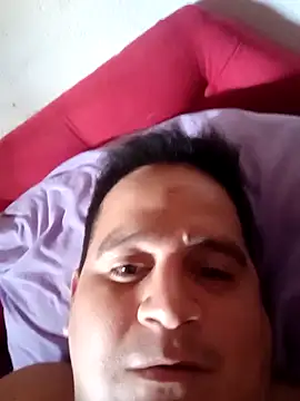 Snapshot of reguetones92 chatting on 11.20.25 reguetones92 online show from 11.20.25