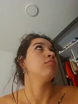 Snapshot of Vivi_Jacko chatting on 02.27.26 Vivi Jacko online show from 02.27.26