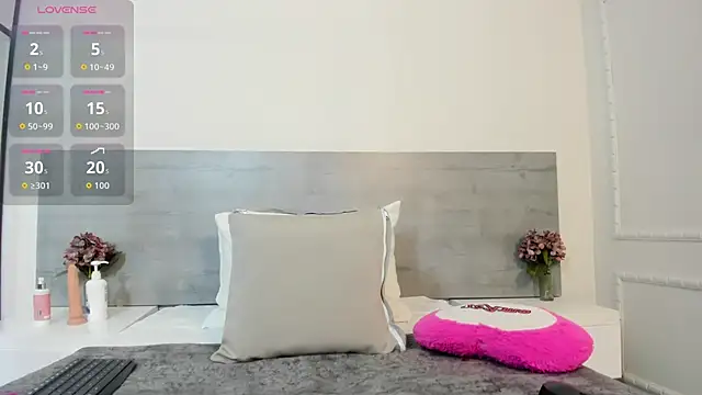 sunnyWhitee online show from 09.11.25