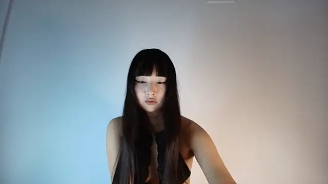 Snapshot of Ji_yen chatting on 10.28.25 Ji yen online show from 10.28.25