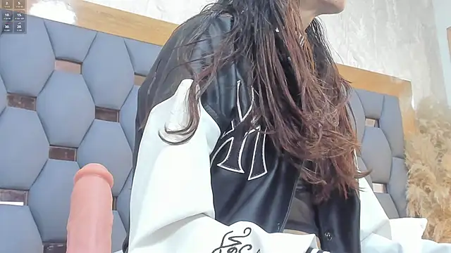 Snapshot of crystal_sm chatting on 03.02.26 crystal sm online show from 03.02.26