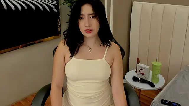 Skyyle  online show from 06.17.26