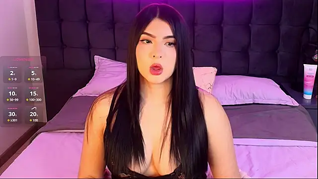 Snapshot of Sweety_Nicole_ chatting on 11.21.25 Sweety Nicole online show from 11.21.25