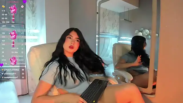 Snapshot of Sweety_Nicole_ chatting on 05.18.26 Sweety Nicole online show from 05.18.26
