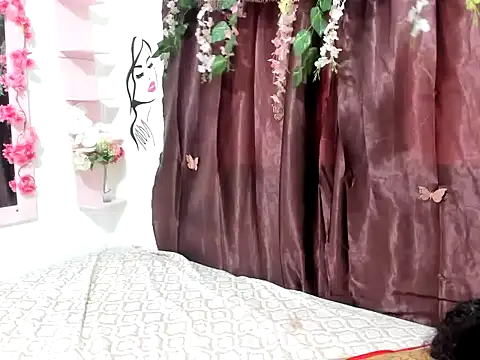 Liana hot12 online show from 11.30.25