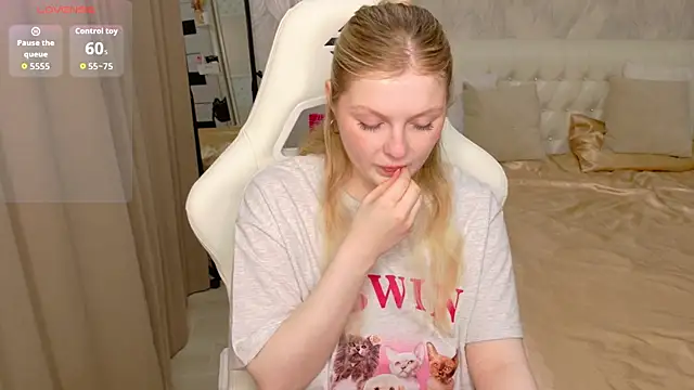 AmeliaDiamond online show from 04.07.26