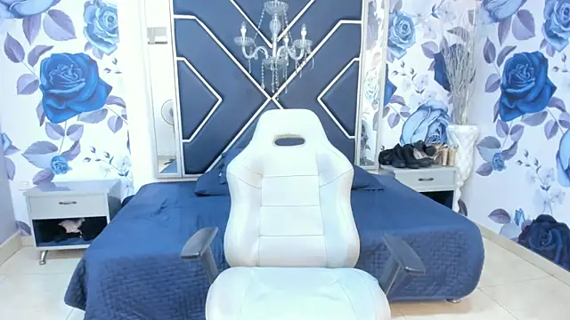 LatinaHoleQueen online show from 09.22.25