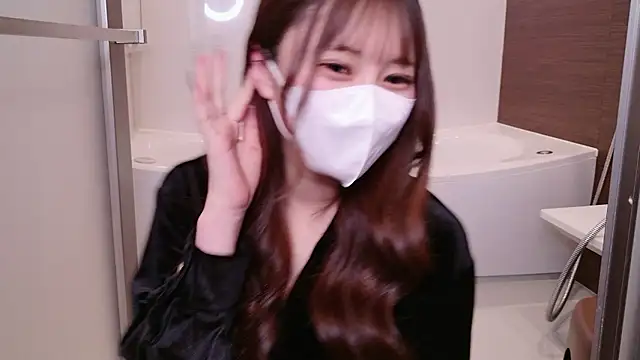 Snapshot of MOEMOE-Q chatting on 02.17.26 MOEMOE-Q online show from 02.17.26