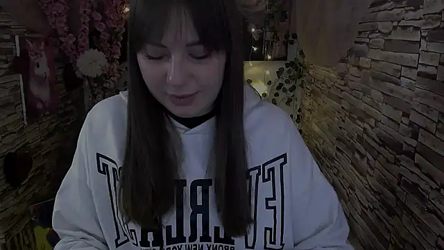 Amanda Bright  online show from 10.21.25