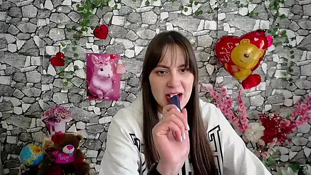 Snapshot of Amanda_Bright_ chatting on 02.11.26 Amanda Bright online show from 02.11.26