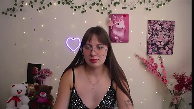 Snapshot of Amanda_Bright_ chatting on 07.16.26 Amanda Bright online show from 07.16.26
