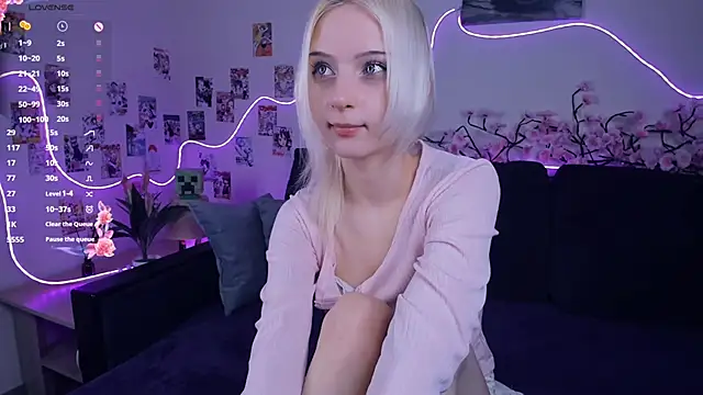 Megan--chan online show from 11.20.25