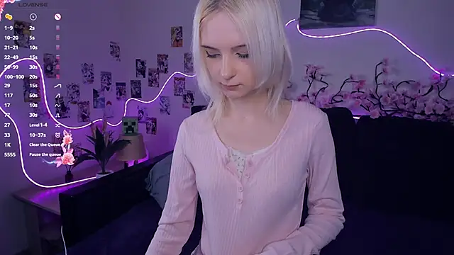 Megan--chan online show from 11.22.25