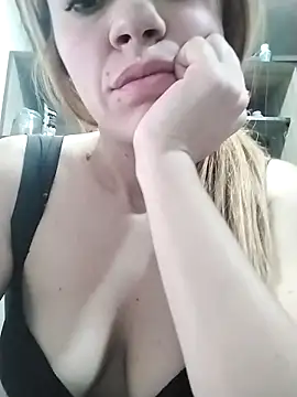 Snapshot of KATA_BLONDE chatting on 10.17.25 KATA BLONDE online show from 10.17.25