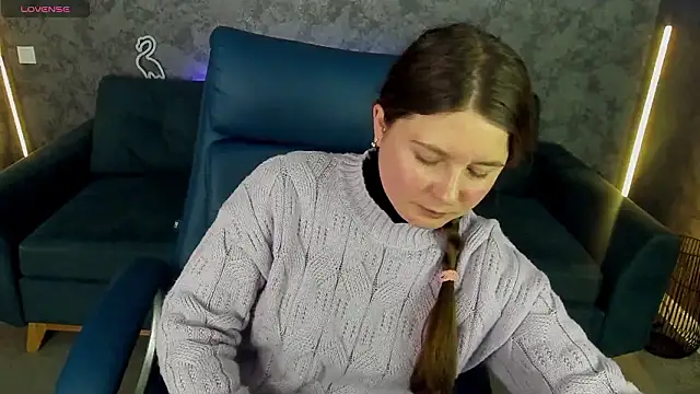 Snapshot of CraveeDoll chatting on 02.02.26 CraveeDoll online show from 02.02.26