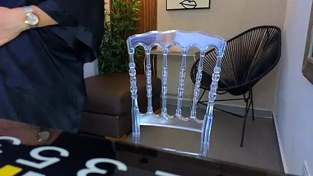 Lia Mar  online show from 10.21.25