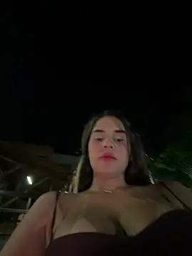 BellaLeclair online show from 04.12.26