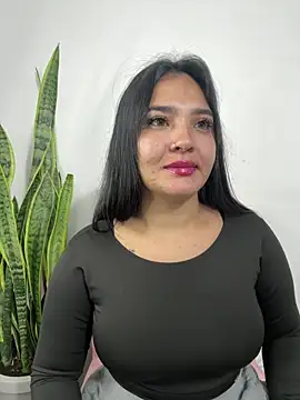 Snapshot of meli__brown chatting on 05.18.26 meli brown online show from 05.18.26