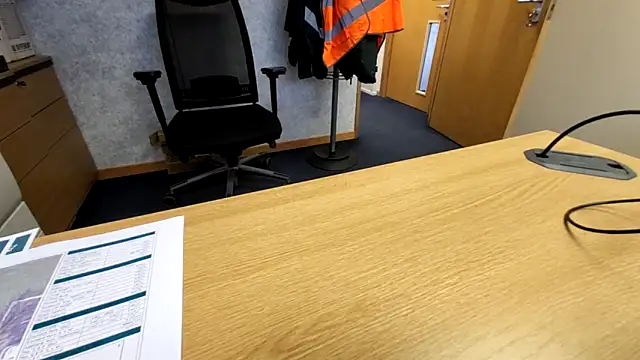 Snapshot of Oorse1966 chatting on 10.21.25 Oorse1966 online show from 10.21.25